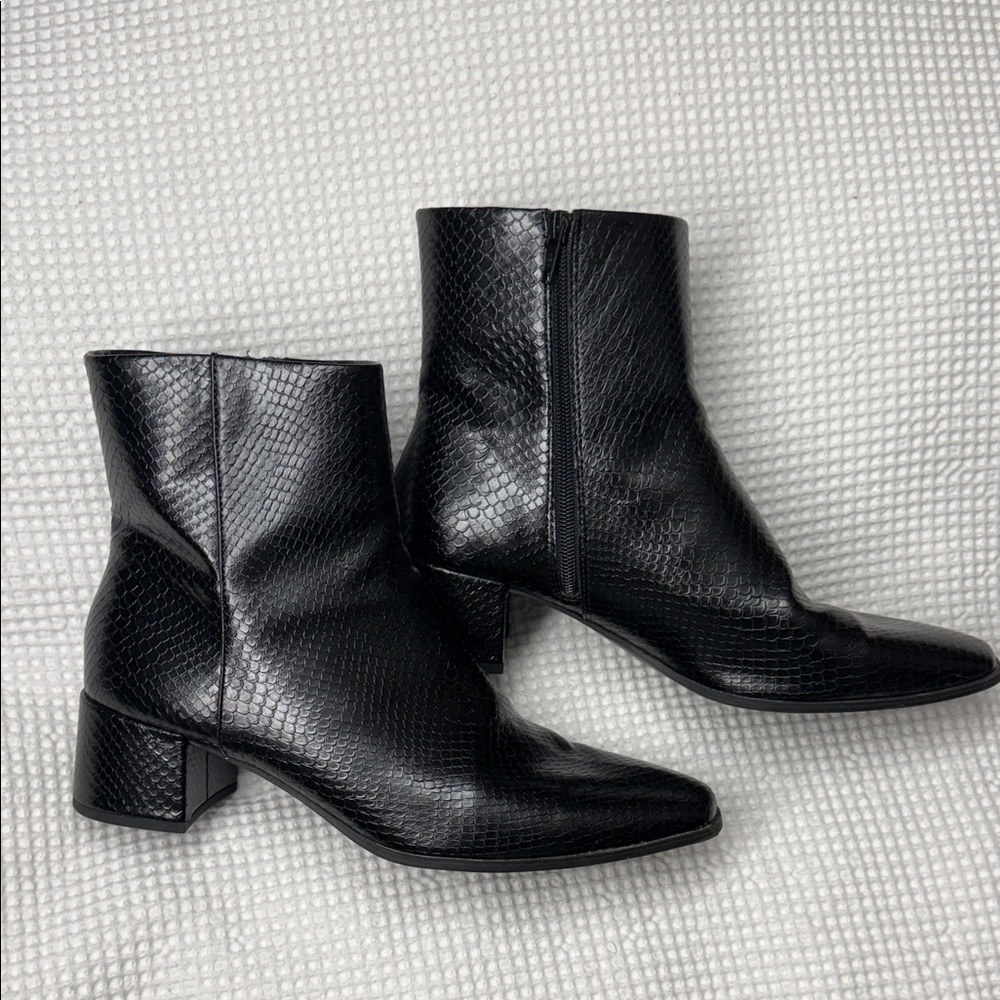 Black Faux Leather Embossed Snake Print Women’s Ankle Boots - Size 11
